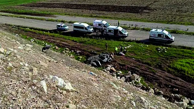 Siirt'te Kontrolden Çıkan Araç, Şarampole Devrildi!