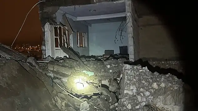 Siirt'te Metruk Bina Çöktü!