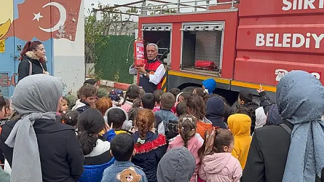 Siirt'te Minik Öğrencilere Yangın Eğitimi