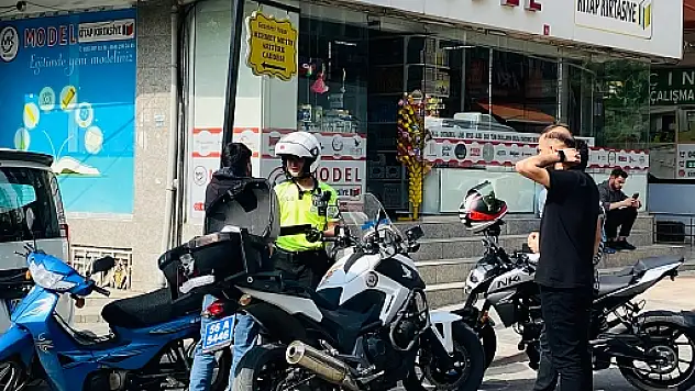 Siirt'te Motosiklet Sürücülerine Yönelik Denetimler Devam Ediyor