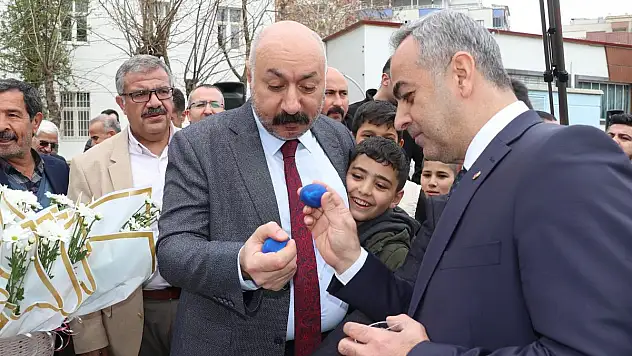 SİİRT'TE NEVRUZ ETKİNLİKLERİ VE BAHAR ŞENLİKLERİ COŞKUYLA KUTLANDI
