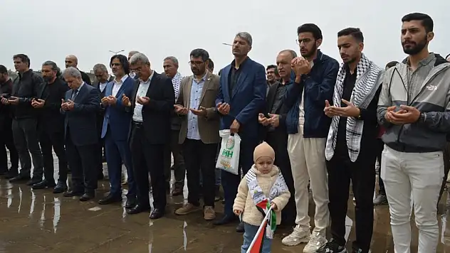 Siirt'te Öğrenci ve Akademisyenler Tek Yürek!