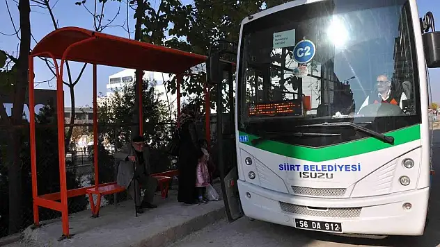 Siirt'te Otobüs Duraklarına Düzenleme İsteniyor!