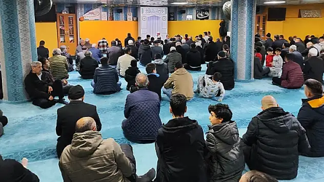 Siirt'te Ramazanın Müjdecisi Berat Kandili İdrak Edildi