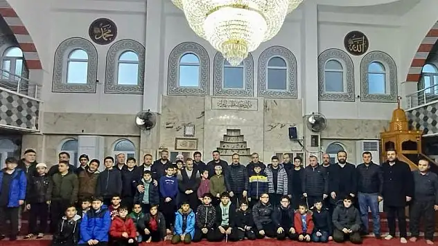 Siirt'te Sabah Namazı Buluşmalarında Şehit Olan Askerlerimiz İçin Dua Edildi