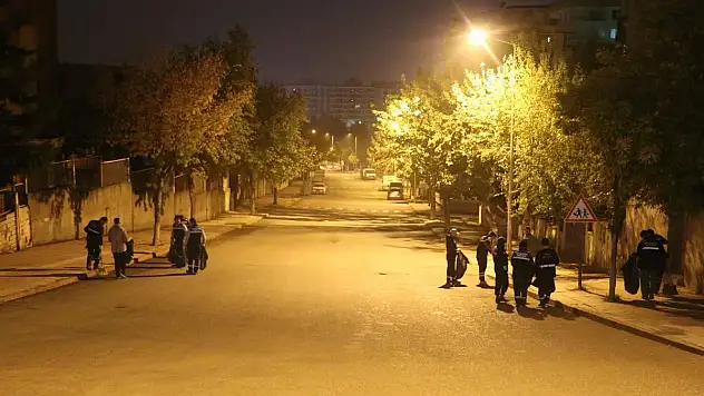 Siirt'te  Sabahın İlk Işıklarıyla Temizlik Seferberliği
