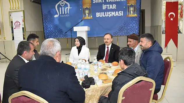 Siirt'te Şehit ve Gazi Aileleri Onuruna İftar Yemeği Verildi