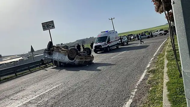 Siirt'te Takla Atan Kamyonetteki 3 Kişi Yaralandı