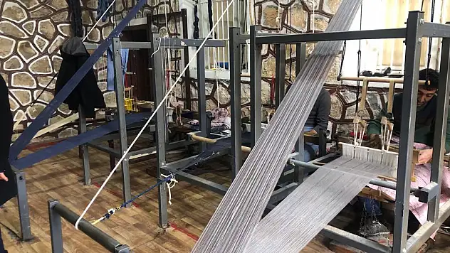 Siirt'te Tarihi Şal Şepik Kumaşı Üretimi Arttı