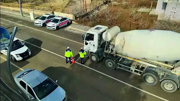 Siirt'te Trafikte Hız Denetimleri Kararlılıkla Sürüyor (Videolu Haber)