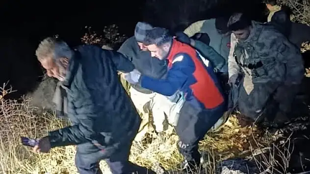 Siirt'te Uçuruma Yuvarlanan Araçta 1 Kişi Öldü, 2 Kişi Yaralandı
