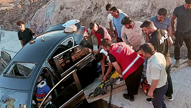 Siirt'te Yanlış Yola Giren Otomobil Kaza Yaptı 1 Ölü, 5 Yaralı