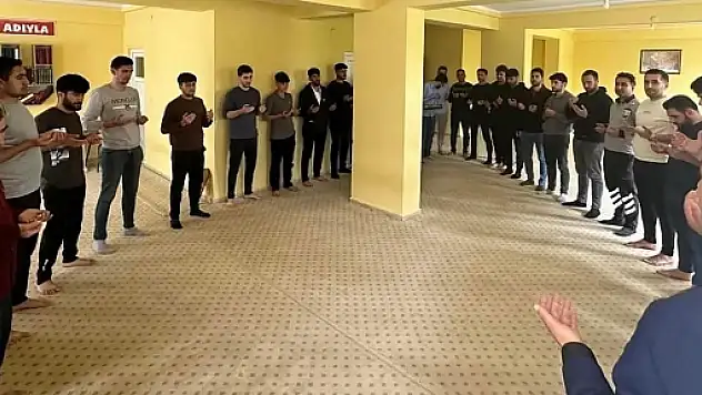 Siirt'te Yurtta Kalan Öğrencileri Unutmadılar