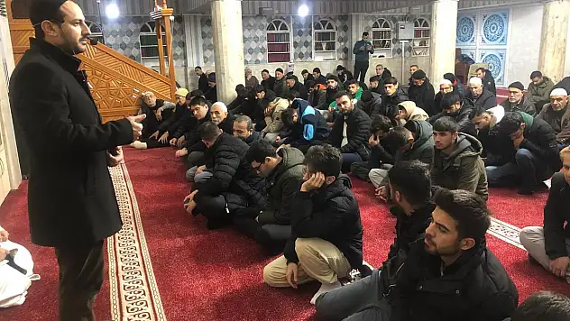 Siirt'te Yüzlerce Genç, Sabah Namazında Buluştu