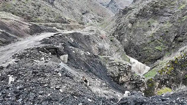 Şırnak'ta yağışla beraber heyelan oluştu