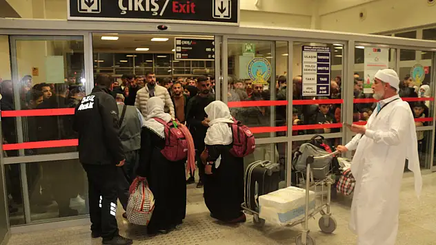 Şırnak'tan Suudi Arabistan'a İlk Direkt Uçuşla Giden 220 Umreci Memleketine Döndü