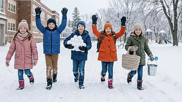Şirvan'da Yoğun Kar Yağışı: Okullar Tatil Edildi