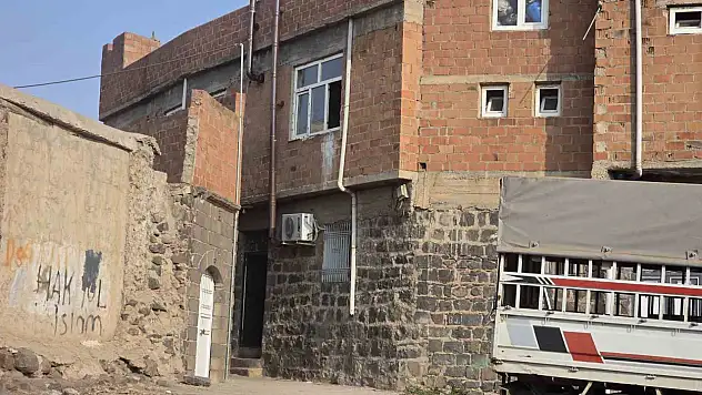 Evde silahlı çatışma: 1 ölü, 8 gözaltı