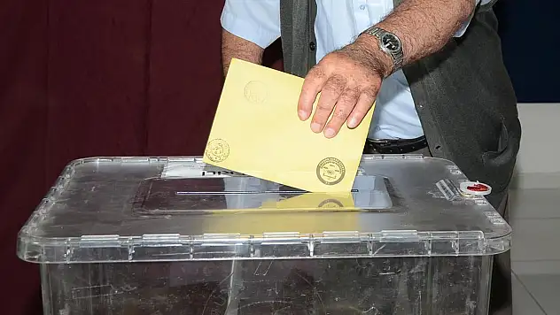 Siyasette Yeni Arayış: 7 Partili 'Üçüncü Yol' İttifakı mı Kuruluyor?