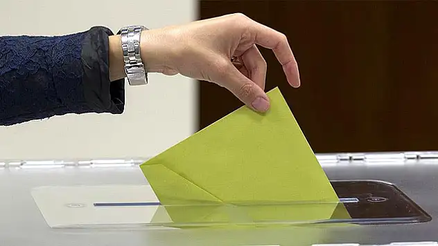 Son Anket Dengeleri Değiştirdi: Zirvede Kim Var, Fark Kaç Puan?