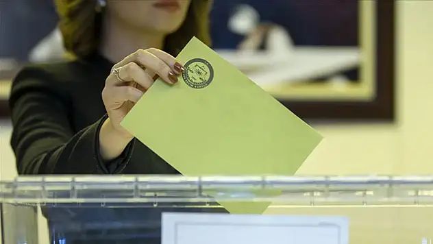 Son Anketten Çarpıcı Sonuç: İki Parti Arasındaki Fark Gündem Oldu! Zirvede Hangi Parti Var?