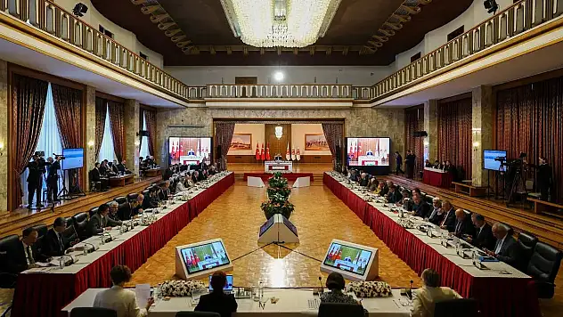 Süreç Komisyonu TBMM'de toplandı: Kurtulmuş 'son düzlük' dedi, CHP çözüm önerilerini açıkladı