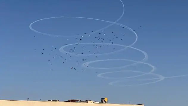 Suriye sınırında gökyüzünde şaşırtan manevra: Uçağın çizdiği daireler merak uyandırdı