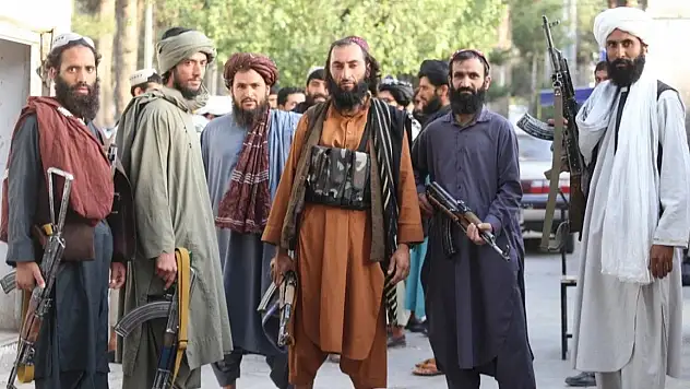 Taliban, Afganistan'da Yeni Ceza Kanununu Açıkladı: Kölelik ve Eğitim Yasakları Öne Çıkıyor