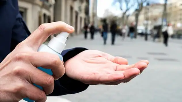 Tanesini 50 TL'ye aldığı el dezenfektanını 860 TL'ye sattı!