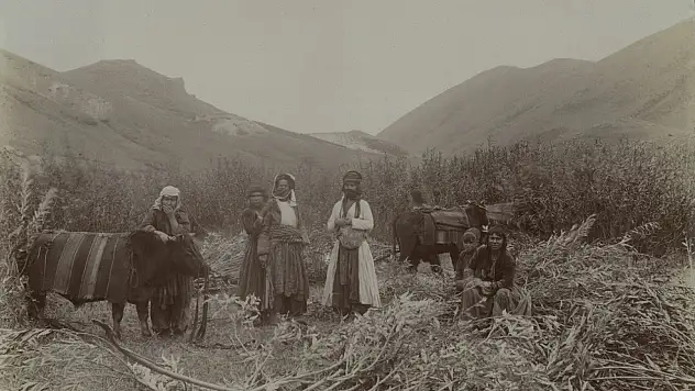 Tarihin İçinden Bir Kare: Derin Tarih, 1900'lü Yıllara Ait Siirt Fotoğrafını Paylaştı