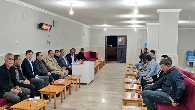 TEKİN, İFTARINI KÖYLÜLERLE BERABER AÇTI