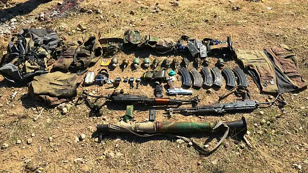 TERÖRİSTLERE AİT MÜHİMMATLAR DA ELE GEÇİRİLDİ