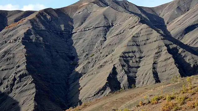 TERÖRİSTLERİN İKİNCİ KANDİL DEDİKLERİ SİİRT, ŞIRNAK, VAN SINIRINDA BULUNAN KATO DAĞI DOĞASEVERLER TARAFINDAN  İLK DEFA FOTOĞRAFLANDI