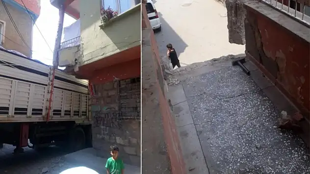 TIR, İki Katlı Bir Evin Balkonuna Çarptı