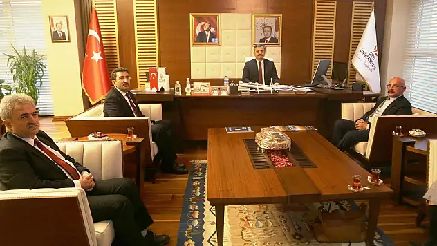 (TSE) Denetçisi Kadir Yaşar Efendioğlu'dan Rektör Prof. Dr. Nihat Şındak'a Ziyaret 