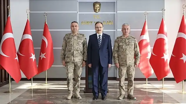 Tümgeneral Bulut'tan Vali Dr.Kızılkaya'ya Ziyaret