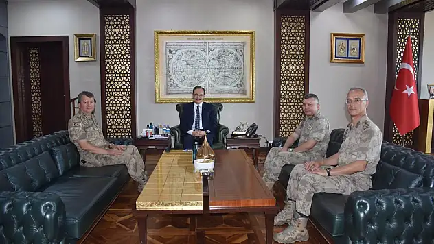 Tümgeneral Tanrıverdi, Vali Dr.Kızılkayla'yı Ziyaret Etti