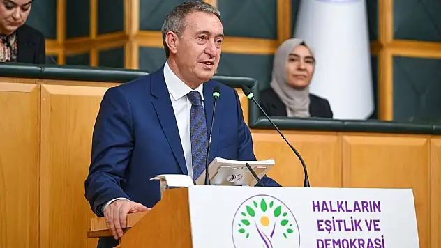 Tuncer Bakırhan'dan Trump'ın sözlerine tepki: Kürtler hiçbir gücün silahlı gücü değil