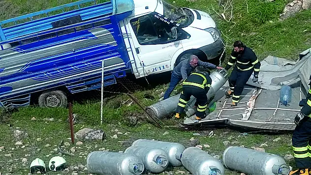 Tüp Dolu Kamyonet Şarampole Yuvarlandı!
