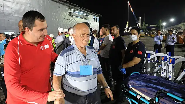 Türk Kızılay'dan Lübnan'dan Tahliye Edilenlere Beslenme Desteği 