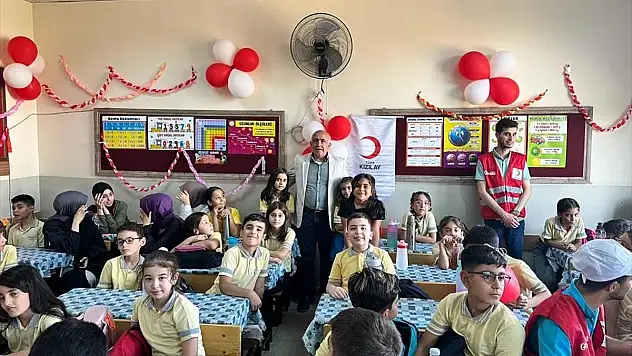 Türk Kızılay'ı Siirt Şubesi Gönüllülerinden Etkinlik