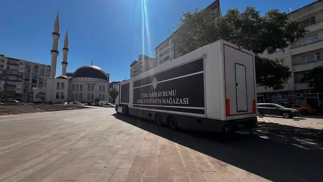 Türk Tarih Kurumu'nun Mobil Kitap Satış Mağazası Siirt'e Geldi