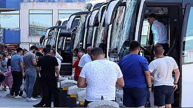 Türkiye Bayram ve Tatile Kenetlendi, Hava ve Kara Ulaşımında Biletler Tükendi!