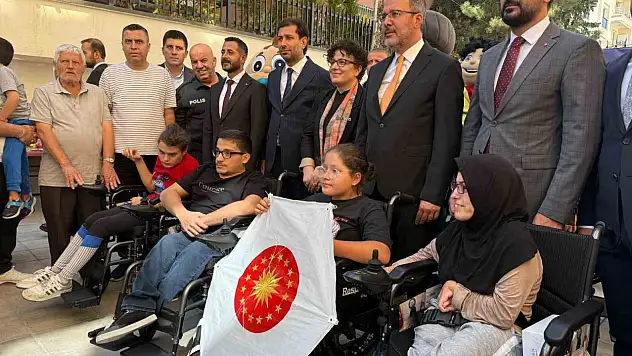 Türkiye'nin her yerine umut taşıyan polis Mustafa Şahin'den dev organizasyon