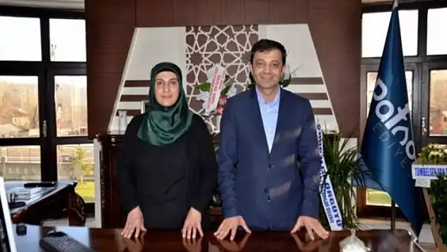 Türkiye'de Bir İlk HDP'li Belediye Eşbaşkanları Görevlerine İade Edildi