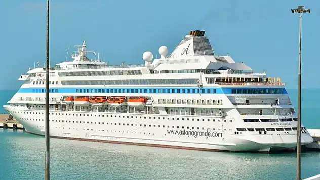 Türkiye'nin Kruvaziyercileri 2024'ten Umutlu, Turizmde Toplam Ziyaretçi 50,2 Milyonu Aştı