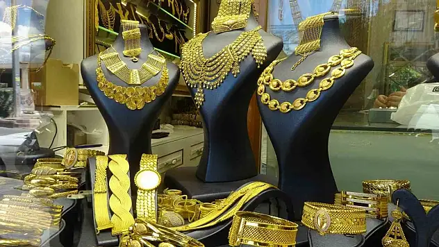 Üç büyük bankadan altın için 2026 tahmini: 5 bin dolar senaryosu gündemde