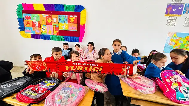ultrAslan Siirt'ten Pervari'de Anlamlı Destek: 52 Öğrenciye Eğitim ve Oyuncak Yardımı