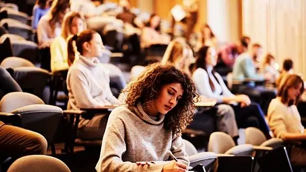 Üniversite yaşı 15'e mi düşecek? Bakan Tekin'den 12 yıllık eğitim sistemi için dikkat çeken açıklama