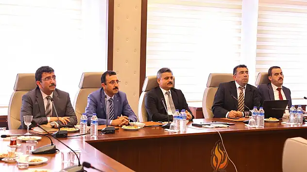 Üniversitemizde Tarım ve Hayvancılık Zirvesi Gerçekleştirildi